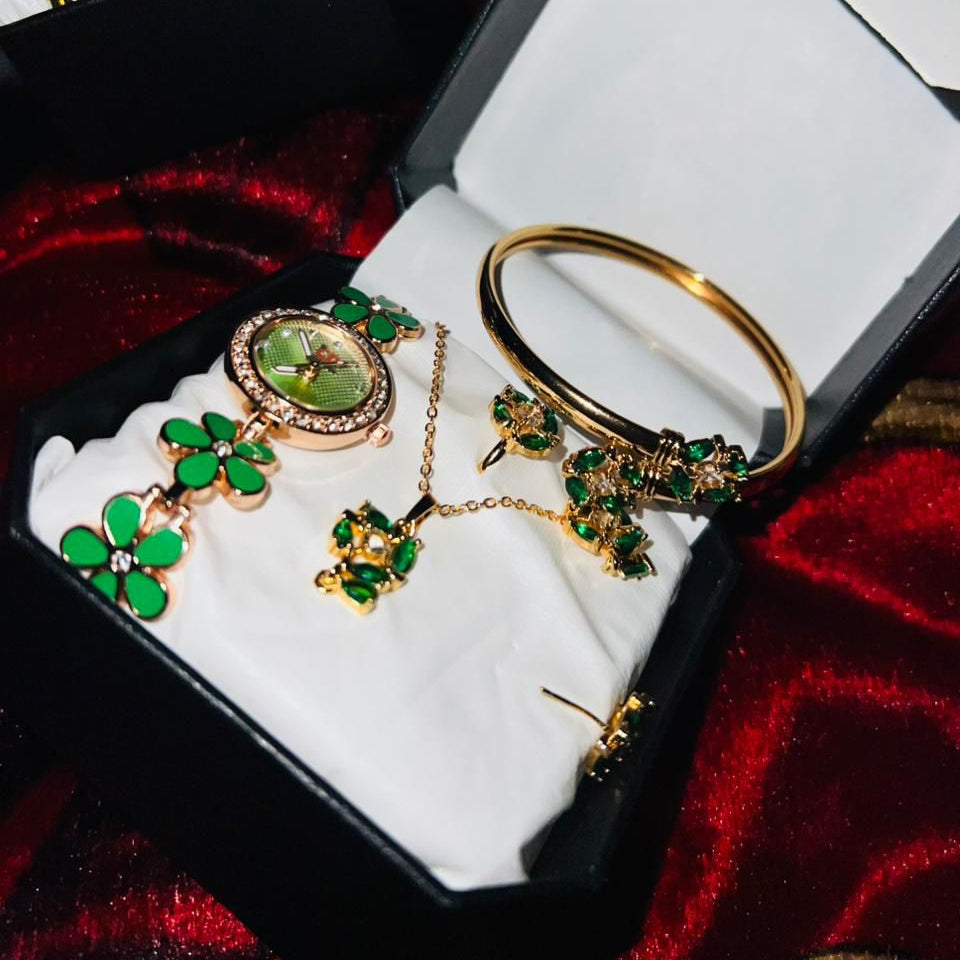 Elegant Ladies Watch & Jewellery Set
