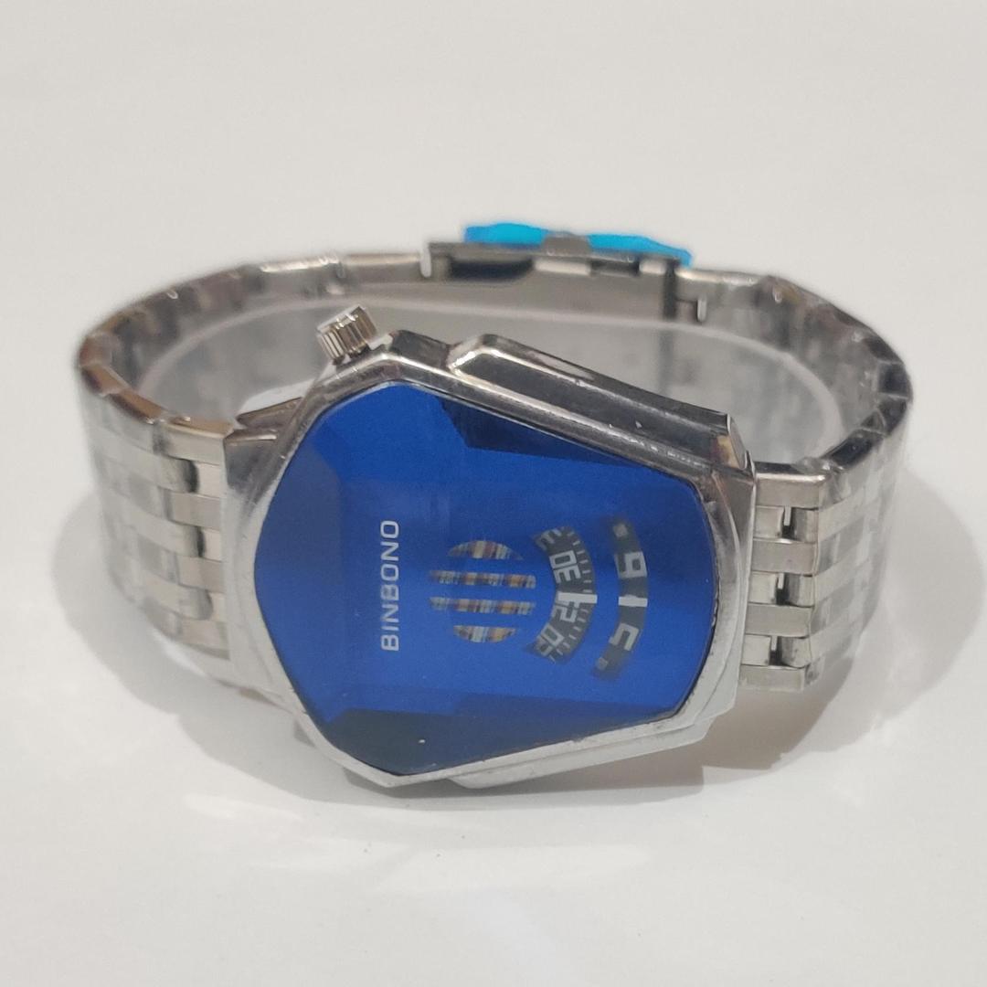 Stylish Mens Quartz Watch With Chain Strap